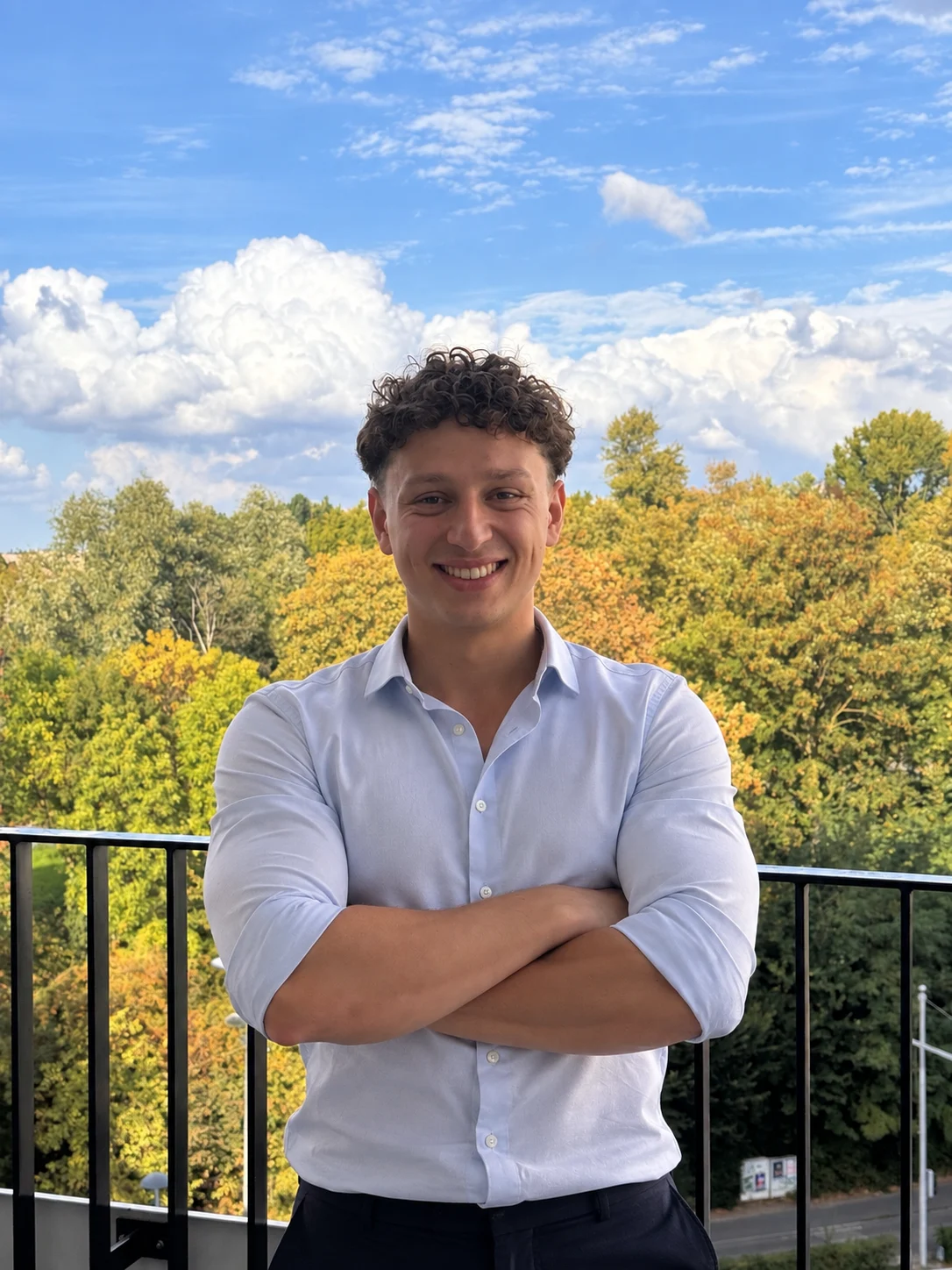 Portrait of Jan Tutucci, co-founder and CEO of La Loge Conciergerie